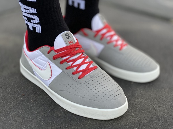 کتونی NIKE SB طوسی سفید آستر قرمز