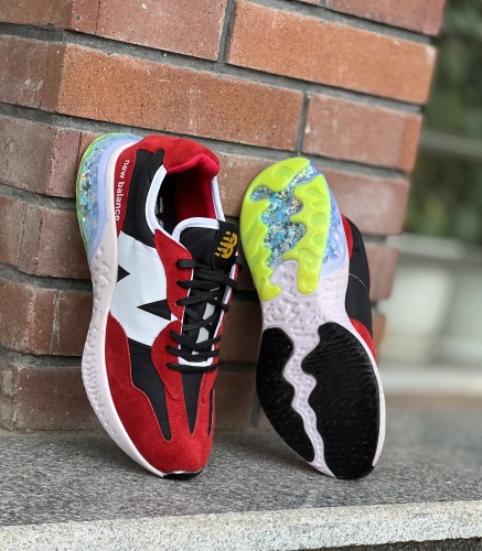 کتونی New Balance کف اسمارتیسی رنگ قرمز مشکی