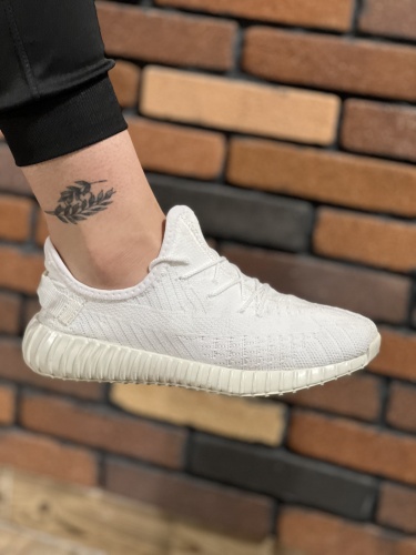 کتونی سایز میانه Adidas YEEZY سفید