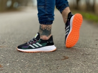 کتونی Adidas مشکی هفت رنگ کف نارنجی