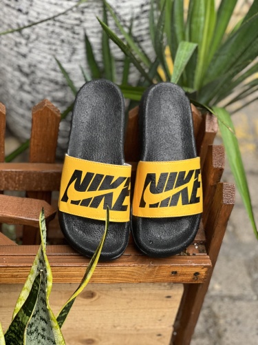 دمپایی NIKE مشکی زرد