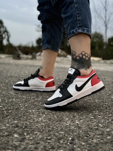 کتونی اسپرت NIKE AIR سفید مشکی قرمز