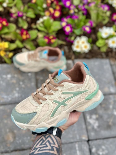 کتونی اسپرت دخترانه ASICS کرم سبز