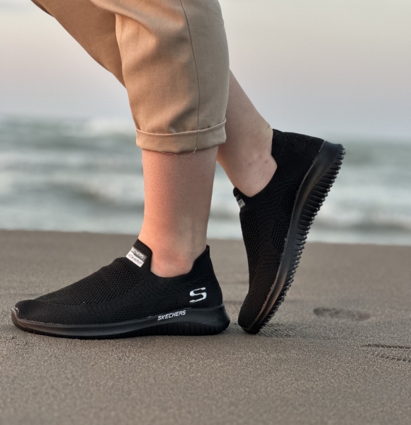 کتونی سایز میانه جورابی SKECHERS مشکی تمام